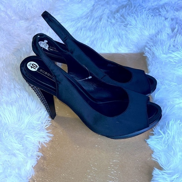 BCBG MAXAZRIA SIZE 10. - Picture 11 of 11